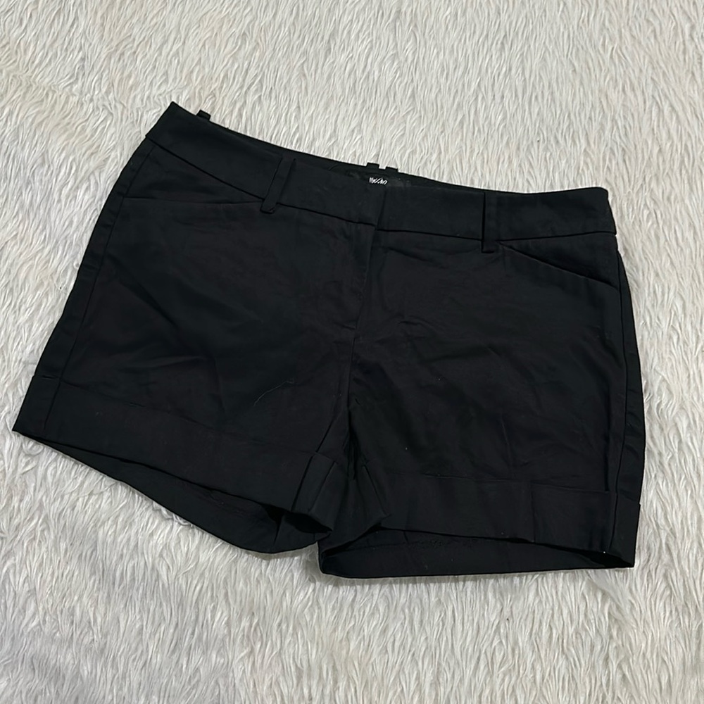 Mossimo black cuff stretchy chino shorts size 6